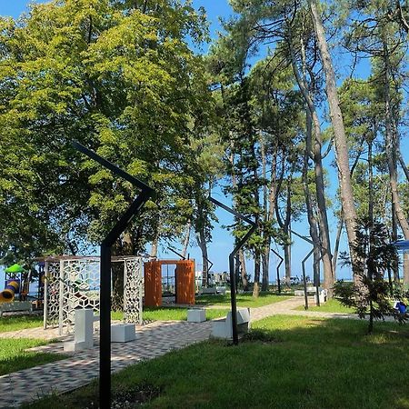 Guest House Kobuleti On Aghmashenebeli Extérieur photo