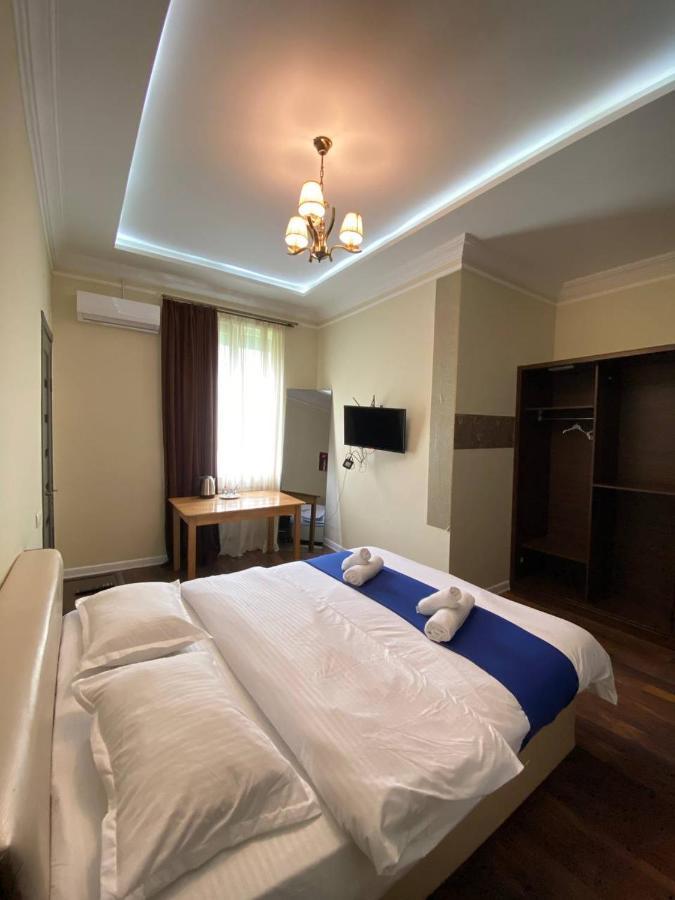 Guest House Kobuleti On Aghmashenebeli Extérieur photo