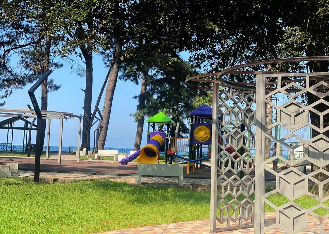 Guest House Kobuleti On Aghmashenebeli Extérieur photo