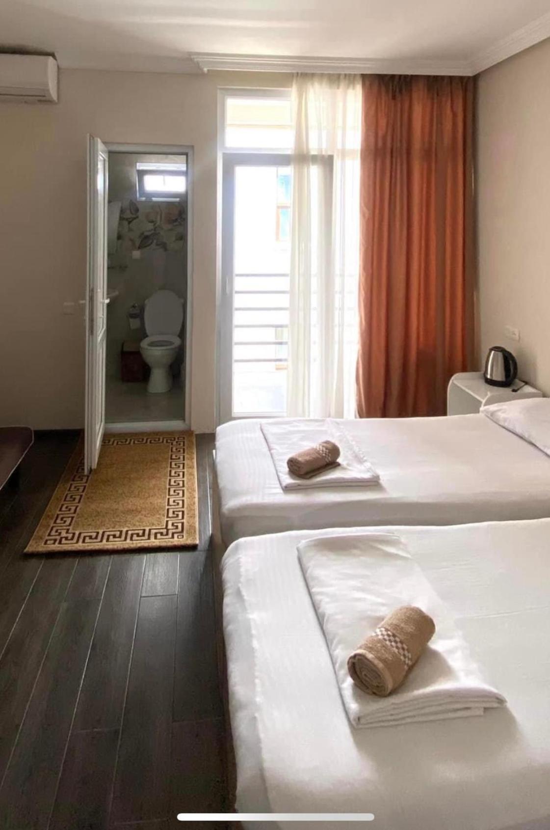 Guest House Kobuleti On Aghmashenebeli Extérieur photo
