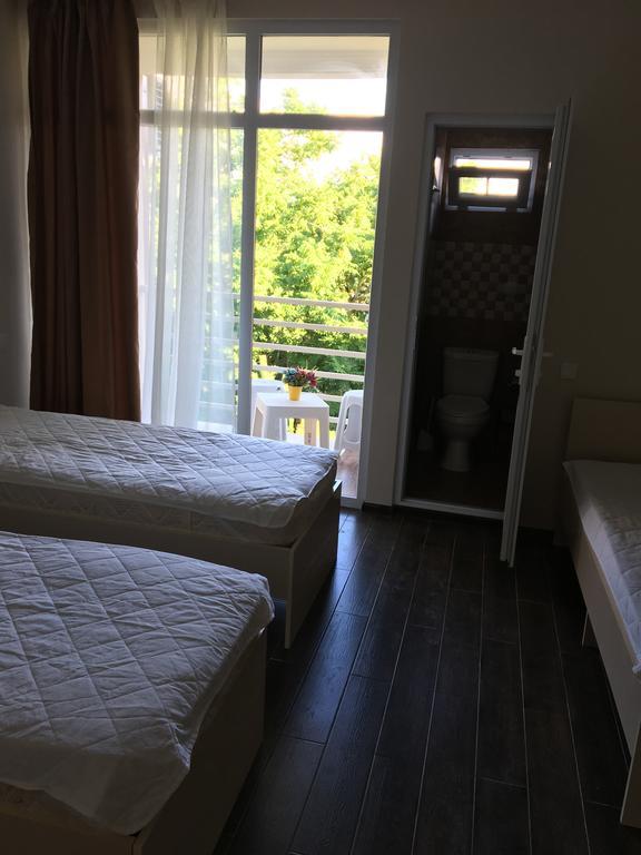 Guest House Kobuleti On Aghmashenebeli Extérieur photo