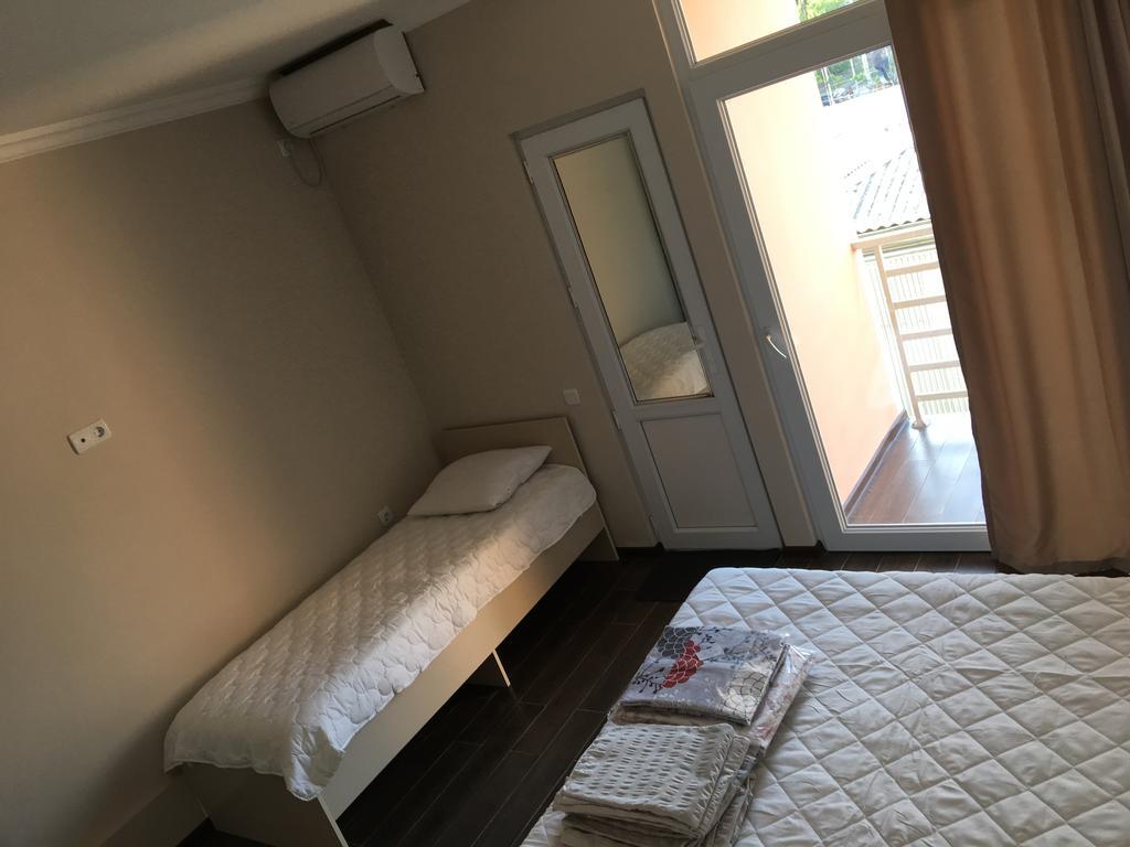 Guest House Kobuleti On Aghmashenebeli Extérieur photo