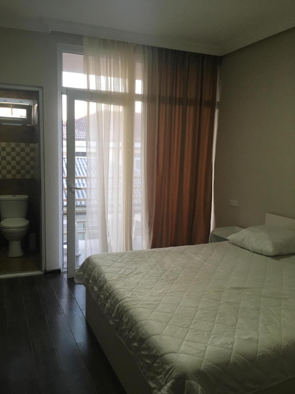 Guest House Kobuleti On Aghmashenebeli Extérieur photo