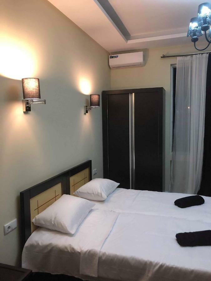 Guest House Kobuleti On Aghmashenebeli Extérieur photo