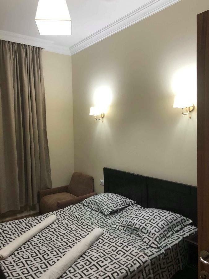 Guest House Kobuleti On Aghmashenebeli Extérieur photo